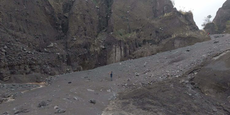Volcán de Fuego podría generar caída de ceniza en comunidades cercanas