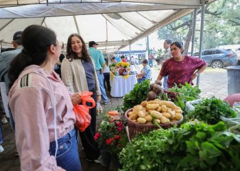 Feria del Agricultor acerca el campo a las familias de Villa Nueva