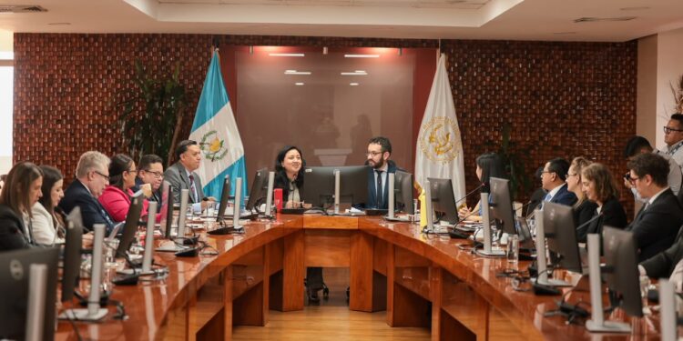 Guatemala y el Banco Mundial evalúan los bienes del Estado para optimizar su uso