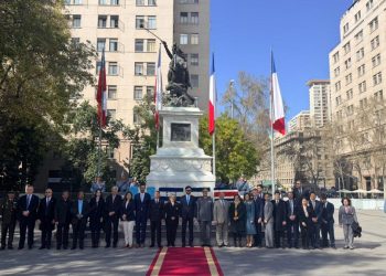 Centroamérica conmemora su independencia con ofrenda floral en Chile