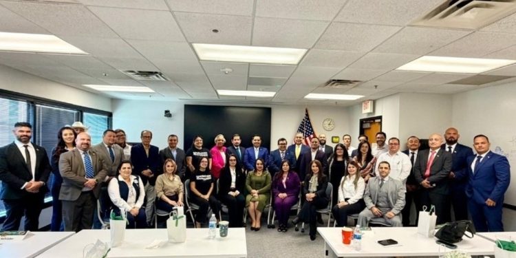 Cónsul de Guatemala en Dallas participa en foro consular y fronterizo