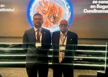 Guatemala promueve oportunidades de comercio e inversión en cumbre de Bogotá