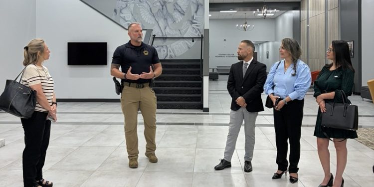 Consulado General de Guatemala en Atlanta fortalece diálogo con Policía de Cobb County
