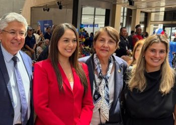 Cónsul general de Guatemala en Miami participa en apertura del Mes de la Herencia Hispana