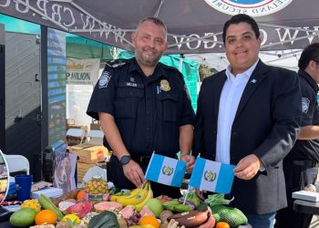 Consejería Comercial de Guatemala asiste al 13.° Festival del Banano en California