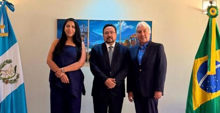 Embajada de Guatemala en Brasil se reúne con el cónsul honorario en Recife