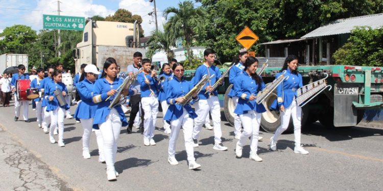 Salubristas de Izabal recorren comunidades intensificando la vacunación contra el sarampión