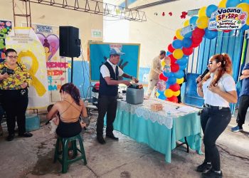 Comadronas, líderes comunitarios e instituciones apoyan plan de intensificación de vacunación contra el sarampión en Puerto Barrios