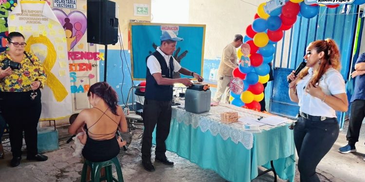 Comadronas, líderes comunitarios e instituciones apoyan plan de intensificación de vacunación contra el sarampión en Puerto Barrios