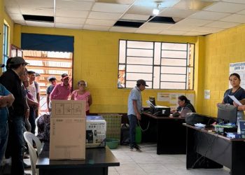 Instruyen a promotores sobre conservación de suelos y agua en Zacapa
