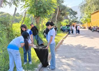Jóvenes impulsan jornada de limpieza para proteger el medio ambiente