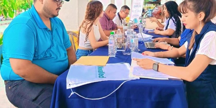 Mintrab realiza Kioscos de Empleo en Chiquimula