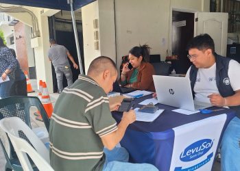 Mintrab realiza kiosco de Empleo en Quetzaltenango