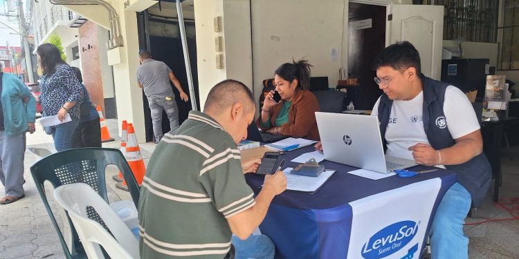 Mintrab realiza kiosco de Empleo en Quetzaltenango