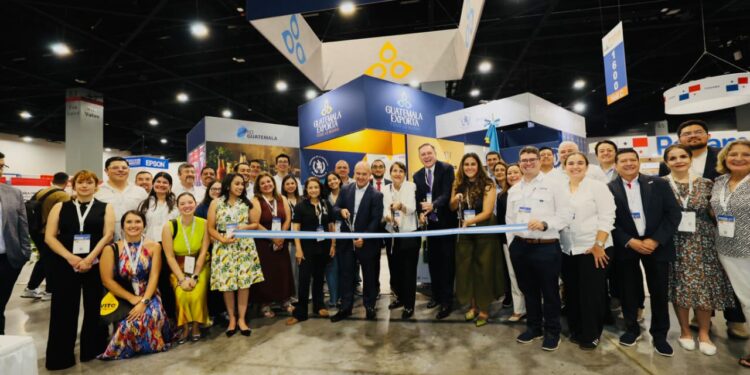 Guatemala amplía su presencia comercial en Miami