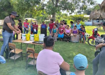 Mujeres rurales fortalecen su producción de hortalizas en Petén