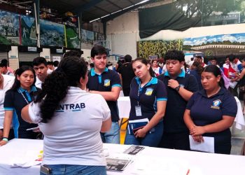 Mintrab brinda orientación laboral a 202 jóvenes