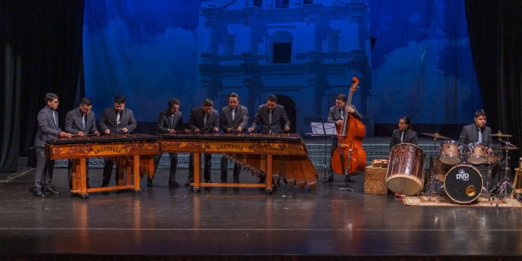 Arte y tradición se vivió en la inauguración del X Festival Patrio del Ballet Moderno y Folklórico