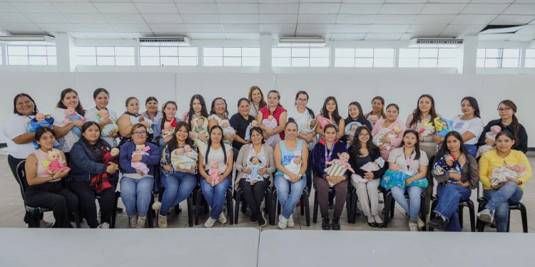 Participantes del Diplomado de Niñeras fortalecen conocimientos sobre estimulación infantil