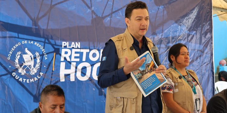 Instituto Guatemalteco de Migración impulsa el desarrollo comunitario con la entrega del Plan de Vida Comunitaria en Cruz Chich, Quiché