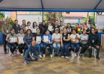 Expresión artística fortalece la formación de participantes del Diplomado de Niñeras