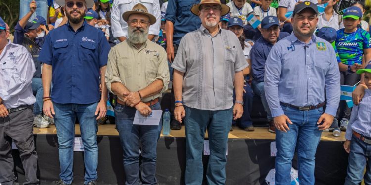 Comienza la construcción de la Ciudad Deportiva de Los Amates, Izabal