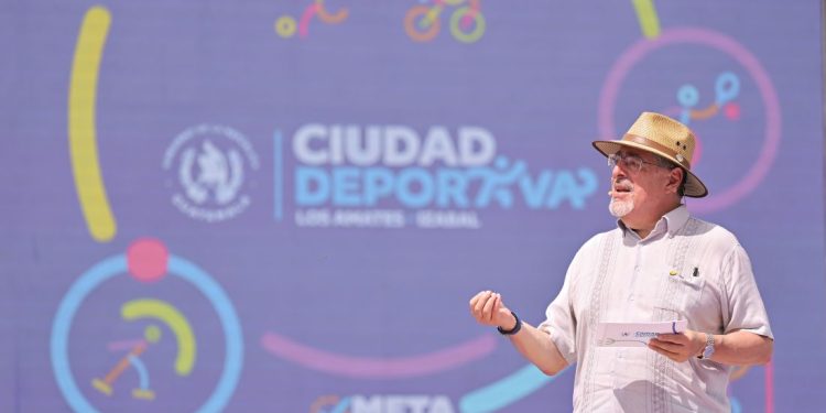 Presidente Bernardo Arévalo inaugura trabajos de construcción para Ciudad Deportiva en Los Amates, Izabal