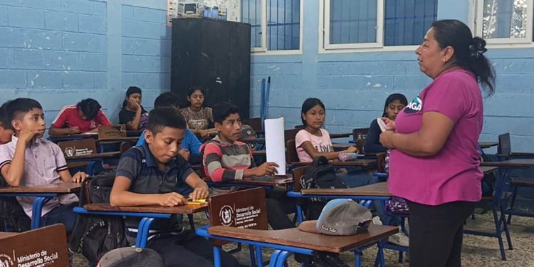 Promueven hábitos de higiene y salud en estudiantes de nivel básico de Zacapa