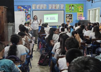 Promueven la agricultura sostenible y plantas medicinales con estudiantes de Izabal