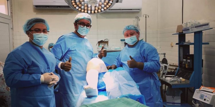 Hospital Melchor de Mencos realiza jornada de reemplazo de prótesis de rodilla