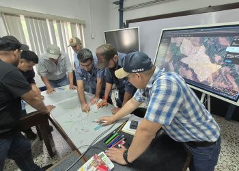 Técnicos de la asociación de equinos en Zacapa aprenden conservación de suelo y agua