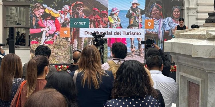 Embajada de Guatemala participa en la conmemoración del Día Mundial del Turismo en Perú
