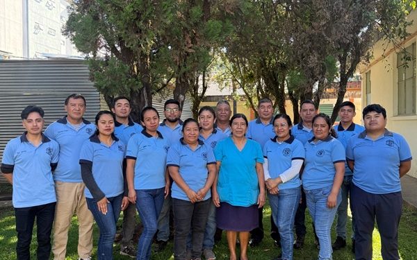 Un legado de dedicación: reconocimiento a colaborador con 30 años de servicio