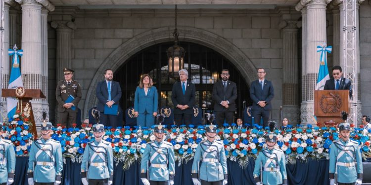 Guatemala enciende el Fuego Patrio, que ilumina el corazón de la Nación
