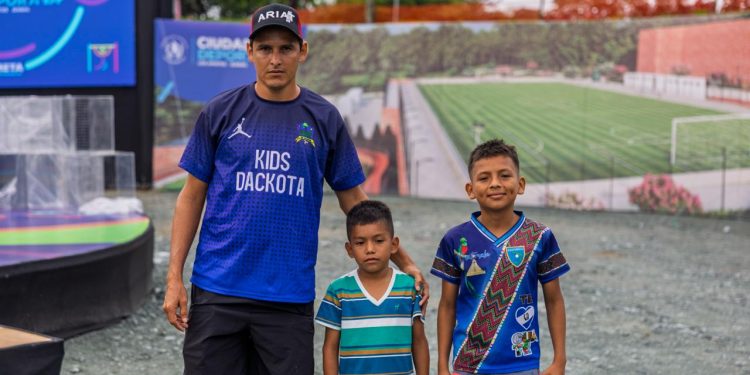 El sueño de Neymar y los niños de Izabal comienza en la Ciudad Deportiva en Los Amates