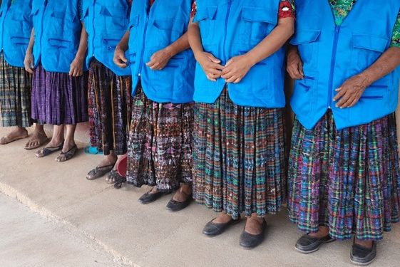 Comadronas de Purulhá, Baja Verapaz, amplían conocimientos sobre el cuidado de madres y recién nacidos 