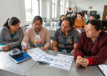 Ministerio de Educación fortalece competencias pedagógicas  del personal por medio de taller de actualización CEMUCAF