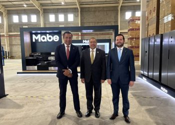 Vicecanciller Julio Orozco participa en inauguración de hub logístico de MABE