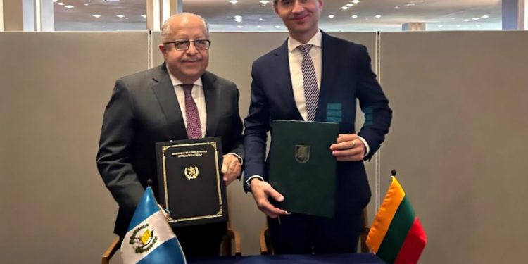 Cancilleres de Guatemala y Lituania abordan oportunidades de cooperación