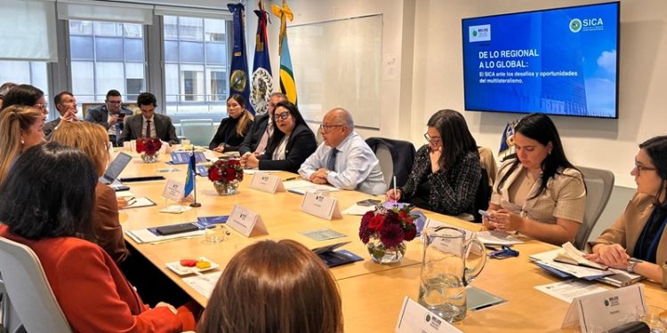 Canciller de Guatemala participa en conversatorio sobre el SICA y el multilateralismo