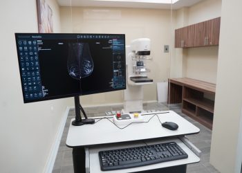 Fortalecen atención oncológica con nuevo servicio de mamografía en el Hospital Pedro de Bethancourt