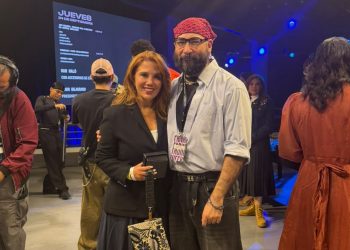 Embajada de Guatemala acompaña participación de diseñador en pasarela del Fashion Week Panamá