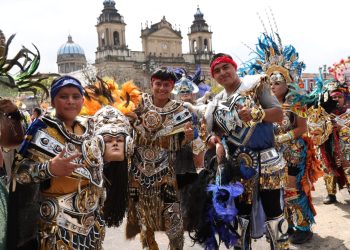 Encuentro de Conviteros 2026: Más de un centenar de agrupaciones llenan de color y música el Centro Histórico