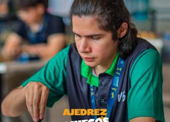 ¡El ajedrez universitario mueve sus primeras pieza