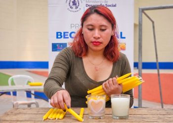 Leticia López fortalece sus conocimientos con la Beca Social de Capacitación Productiva