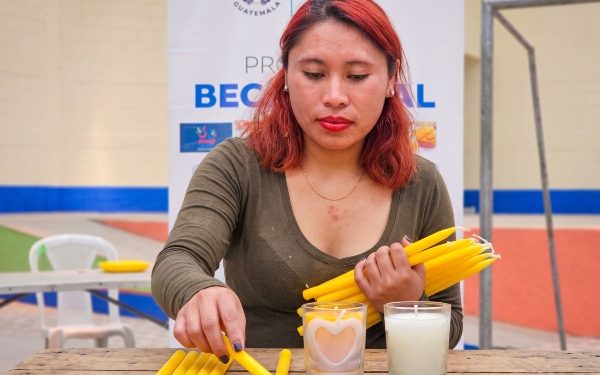 Leticia López fortalece sus conocimientos con la Beca Social de Capacitación Productiva