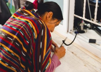 MIDES entrega Bono Social a 62 familias en Santa Bárbara, Huehuetenango