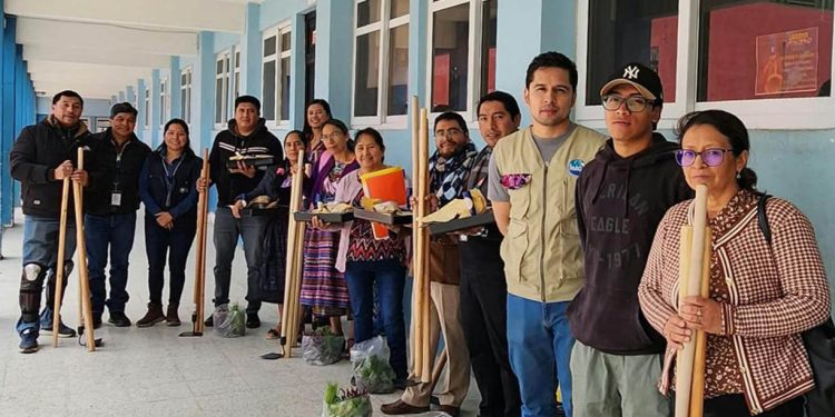 Centros educativos de Totonicapán implementarán huertos escolares con fines pedagógicos