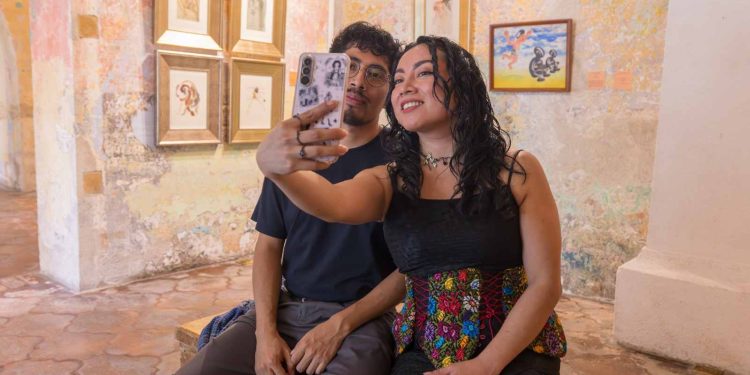 Inauguran exposición “La Divina. Grabados de Dalí en conversación con el surrealismo guatemalteco»
