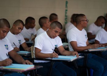 Preparación integral para el servicio policial